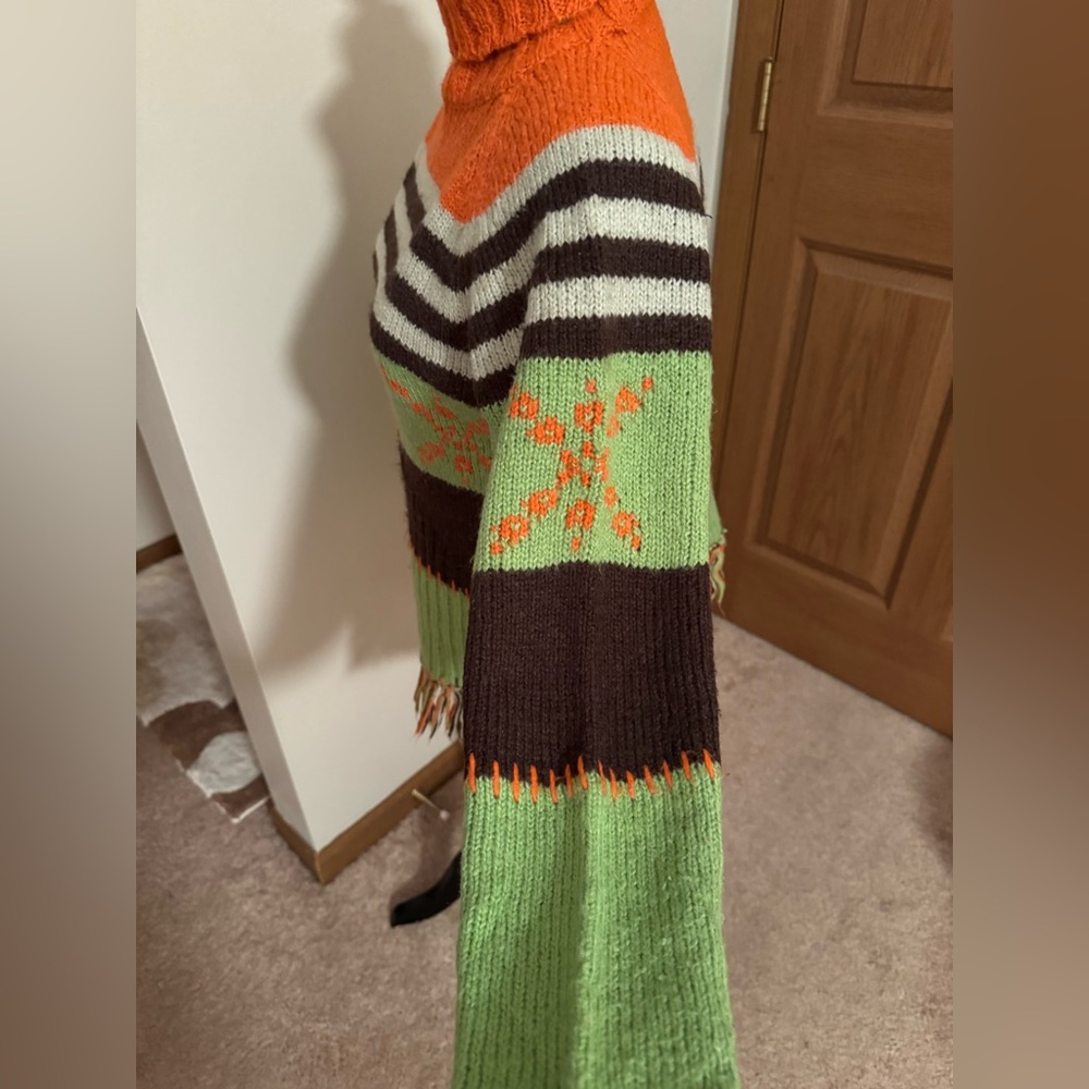 Vintage 90’s Orange and Green Women's Sweater in like new condition. - Picture 3 of 10